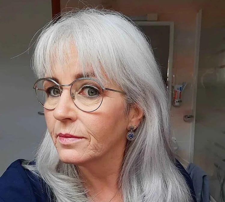 Hairstyles For 60 Year Old Women With Oval Face 20 Haircuts To Look 