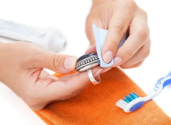 How-to-clean-silver-jewelry-at-home
