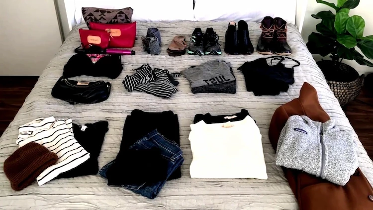 How to pack your suitcase in winter to save space