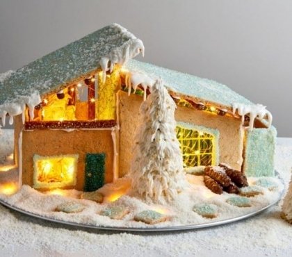 Modern-gingerbread-house-Christmas-baking-ideas