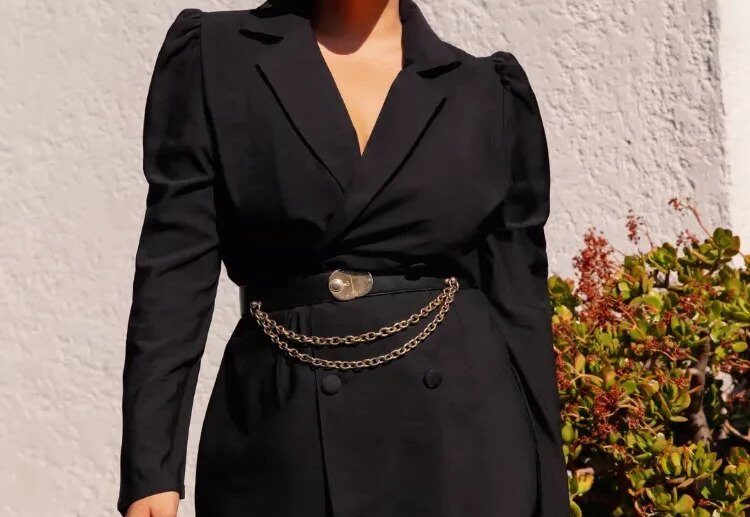 Plus-size-fashion-trends-dress-for-curvy-woman-winter-2023