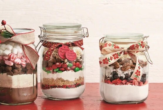 Small-Christmas-gifts-for-colleagues-Unique-low-budget-DIY-ideas