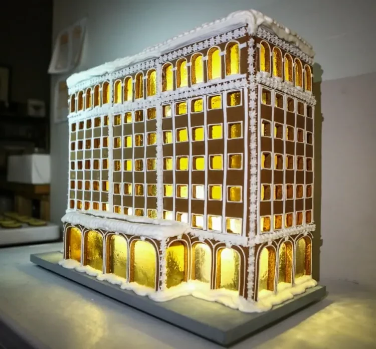 XXL gingerbread hotel with window panes