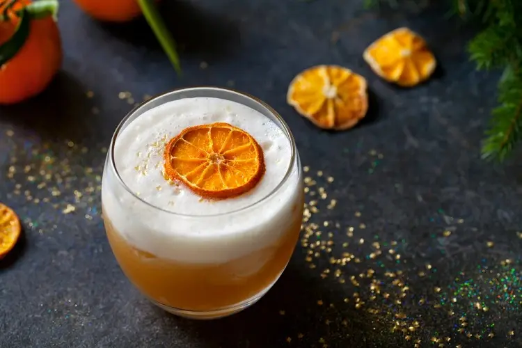 amaretto sour winter cocktails recipe ideas ingredients how to make it