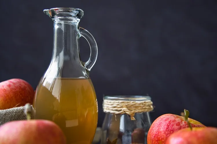 apple cider vinegar to lighten hair_apple cider vinegar rinse