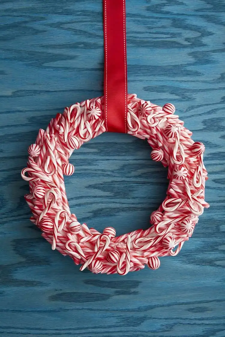 candy cane decorations_candy cane wreath