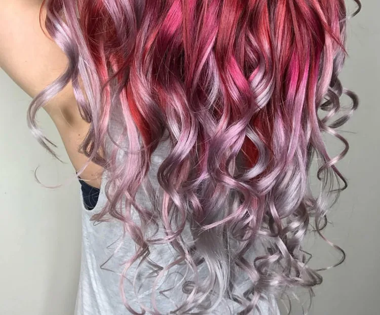 candy cane ombre technique hairstyle trendy 2022 curled extreme color fusion