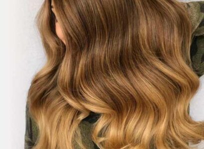 caramel balayage hair color long wavy brown hair trendy look 2023