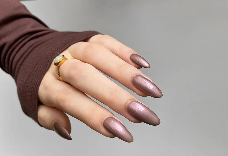 moderno tono de uñas camaleón arte de víspera de año nuevo y diseño de uñas de fiesta