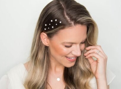 christmas hairstyles for long hair with hair pearls accessories for party hairstyle
