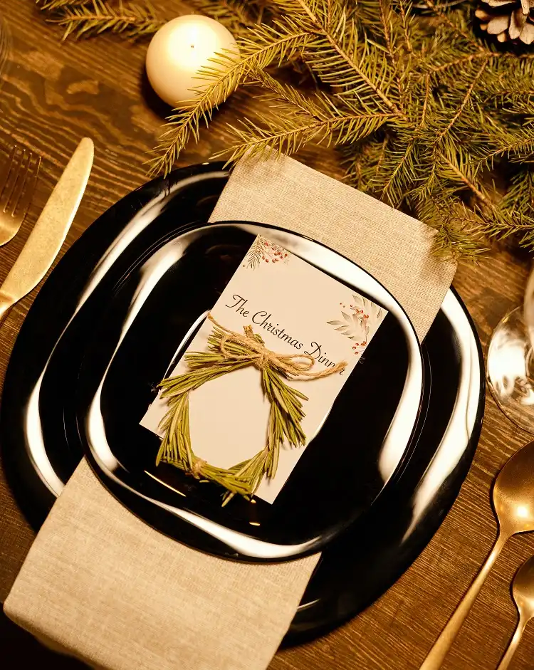 christmas menu for your guests to find for the dinner this holiday how to decorate your round table