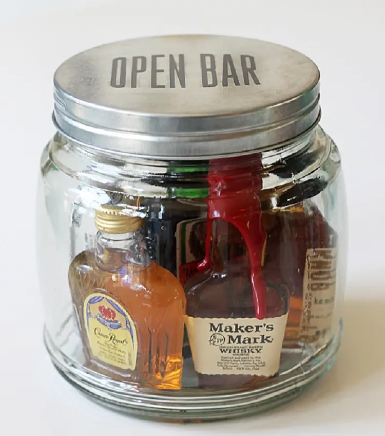 christmas mini bar in a jar gift ideas creative DIY art and craft what present to give this holiday