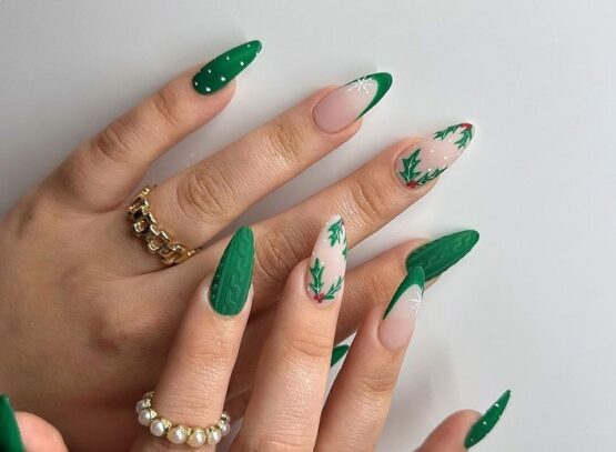 christmas sweater nails green mistletoe designs decorations and art manicure in 2022 trends