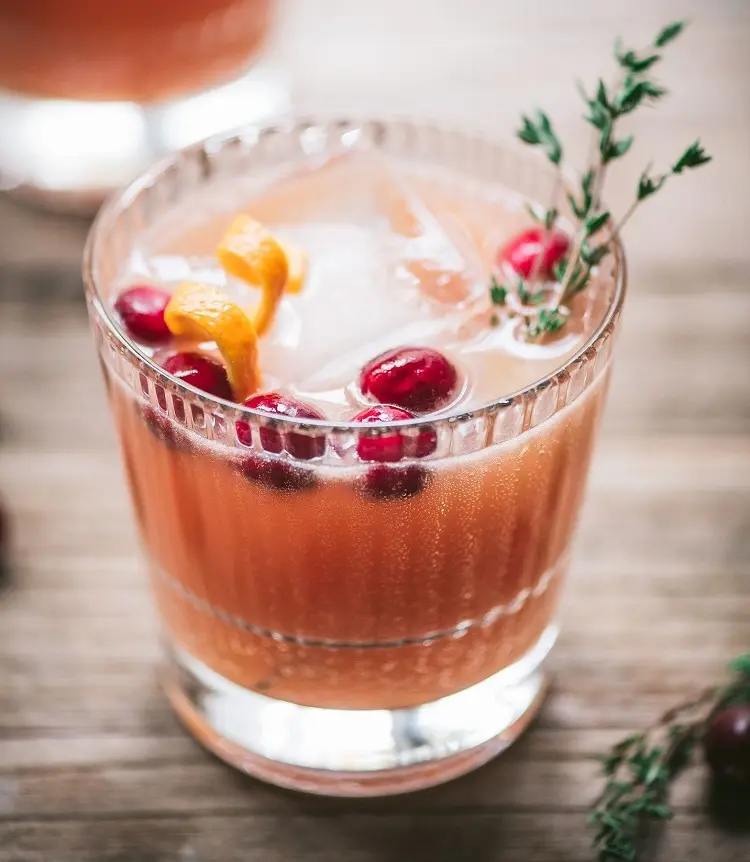 cranberry orange whiskey sour cocktail recipe easy delicious winter christmas how to make it step by step