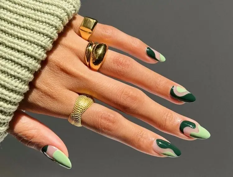 dark green nail with a lighter shade mixed nails decoration modern ideas