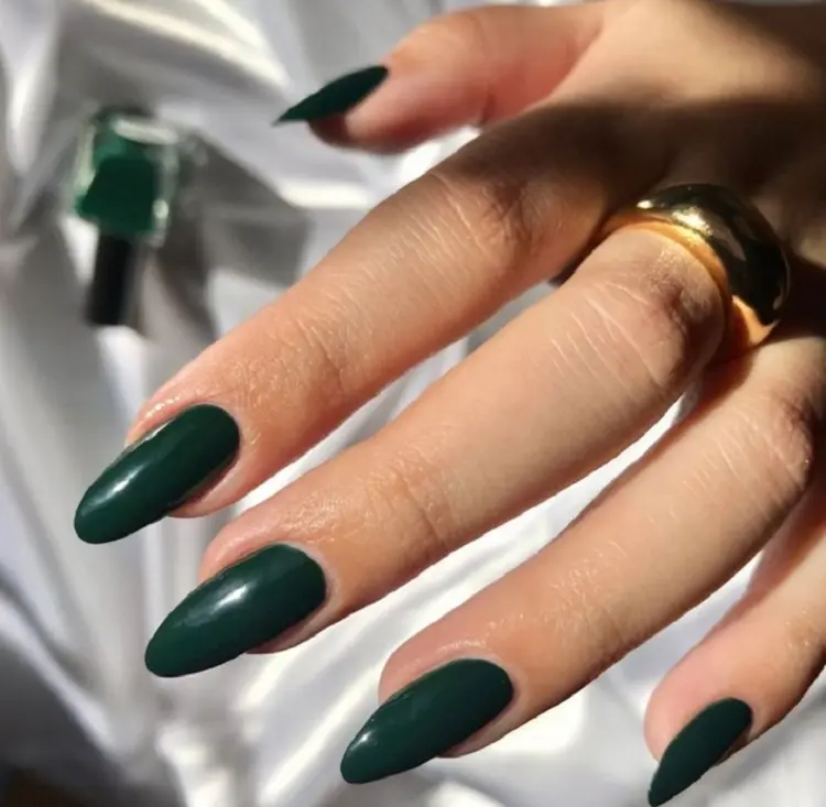 dark green nails long shape oval manicure trends in nail design and art