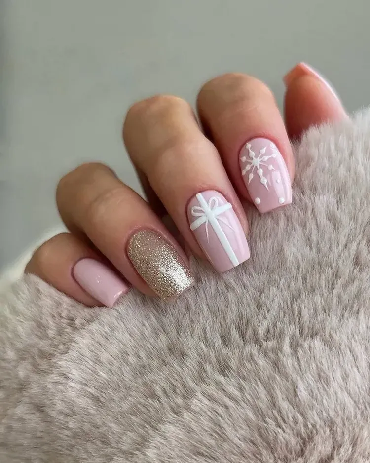 easy christmas nail art gift in white and gold