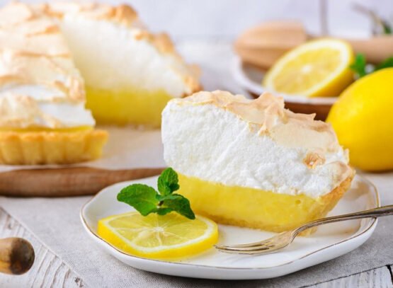 easy-lemon-meringue-pie_easy christmas dessert recipes