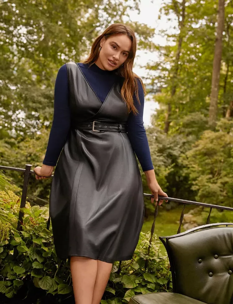 fashion trends dress for curvy woman winter 2022 2023