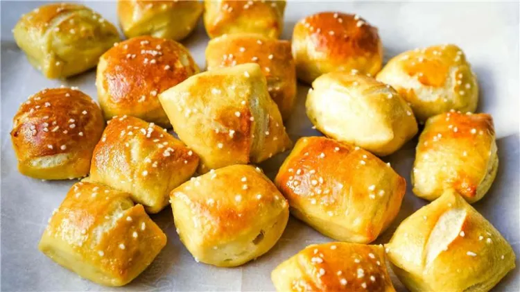 fluffy soft buttery Pretzel Bites starter idea for festive dinner cheese dip mustard appetizers for New Year's party