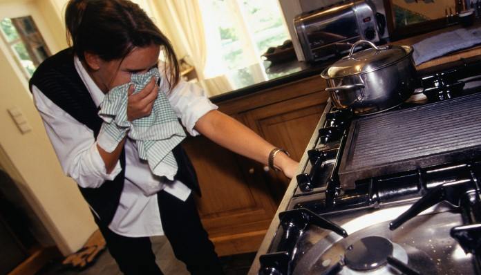gas stove carbon monoxide release poisoning tips to prevent