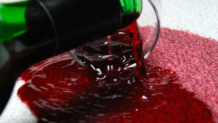 get rid of red wine stains on carpet or sofa with common cleaning methods