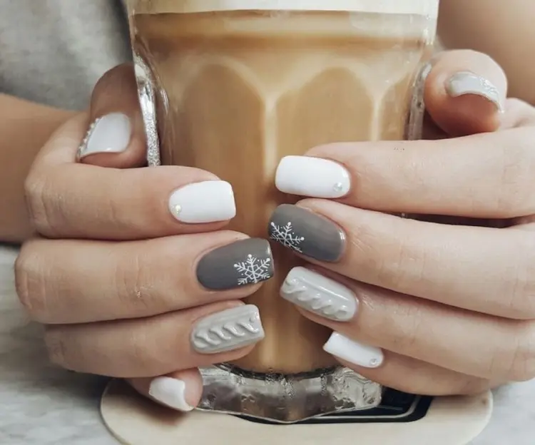 glossy sweater nails white gray christmas trends for 2022 manicure design art