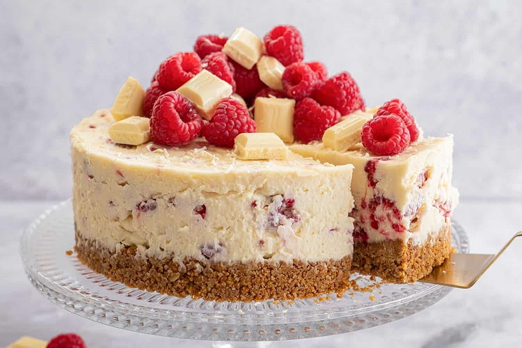 gluten-free-white-chocolate-raspberry-cheesecake-recipe_christmas dessert recipes