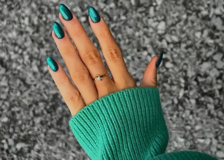 green chrome nails trends in nail design 2023 how to do my next manicure ideas