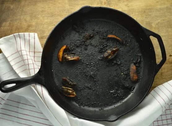 how to clean cast iron pan skillet tips and tricks helpful advice step by step