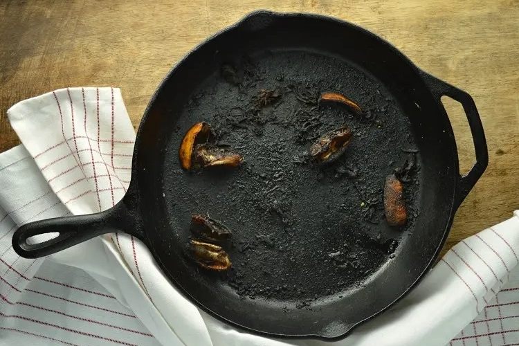 how to clean cast iron pan skillet tips and tricks helpful advice step by step