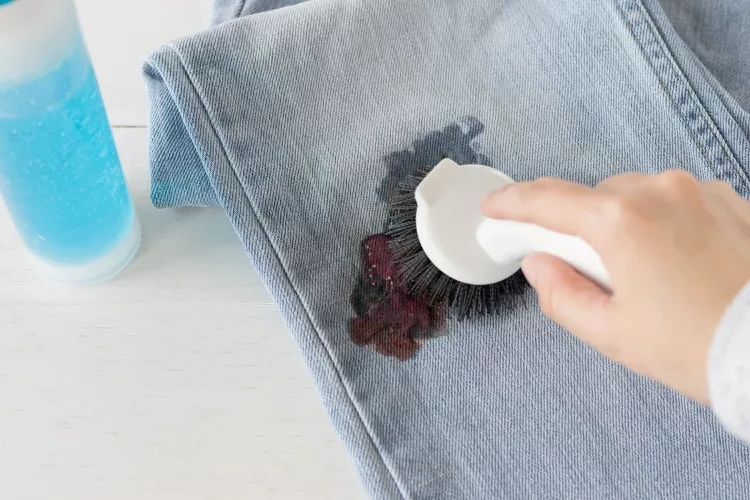 how to remove mulled wine stains from jeans and clothing
