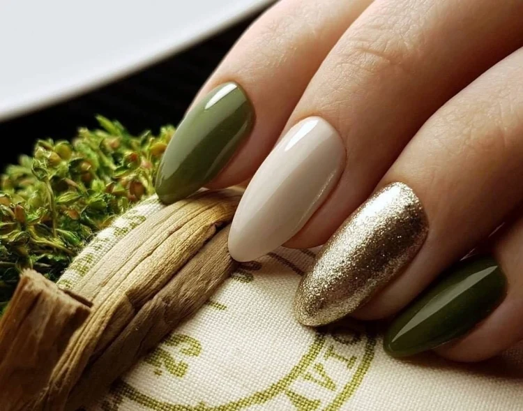 modern sage color ecru gold glitter nails 2022 fashionable great combination
