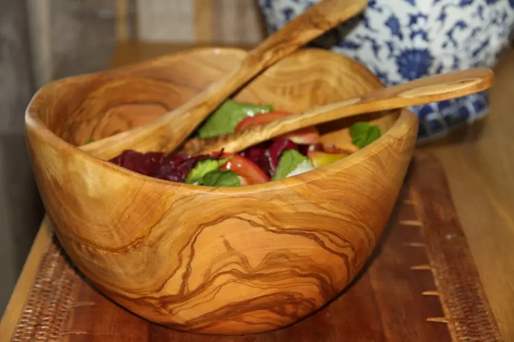 Last-minute Christmas presents salad bowl practical christmas present for hostesses come in handy at some point