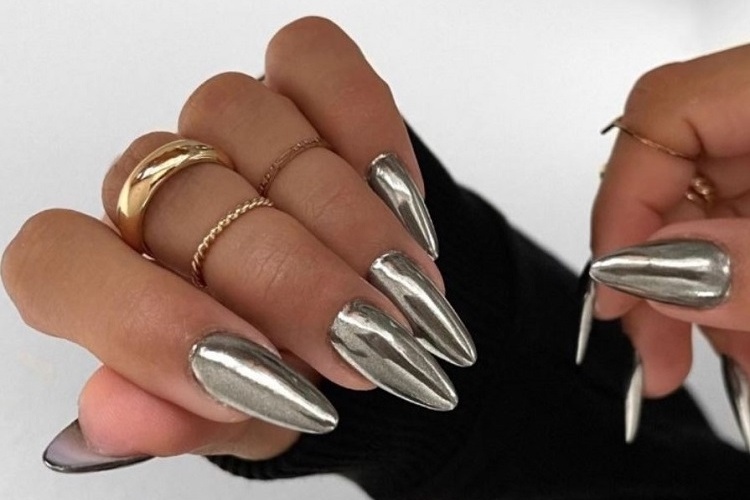 silver chrome nails trends in 2023 design gel art long manicure