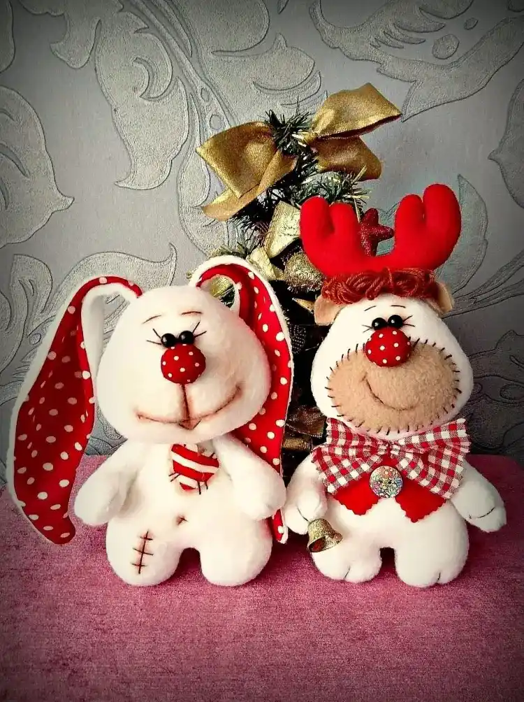 Last-minute Christmas presents stuffed toy bunny and deer plush gift idea for her christmas eve surprise your girlfriend