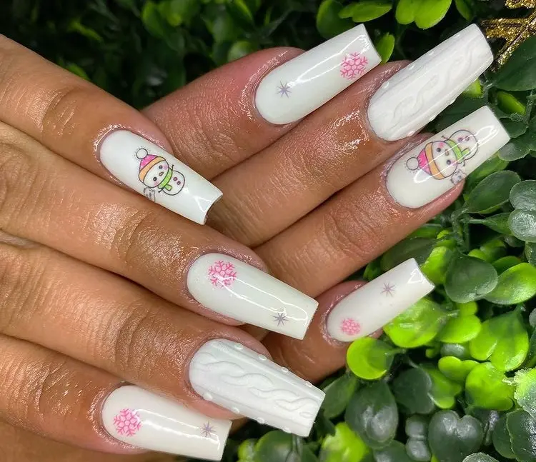 32+ Whimsical White Christmas Nails You'll Love For 2023