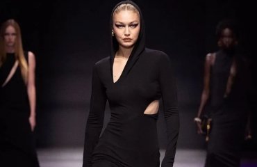 versace-spring-summer-2023_gothic outfit ideas