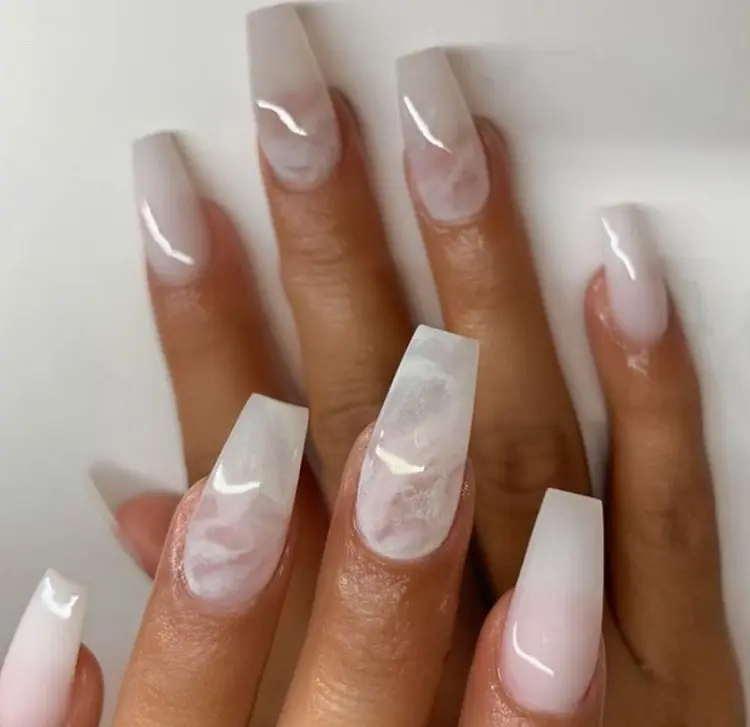 white ombre nails christmas 2022 art design chic and trendy stylish