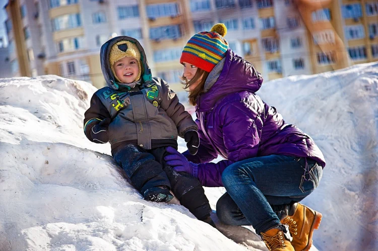 winter activities for kids playing and having fun outside