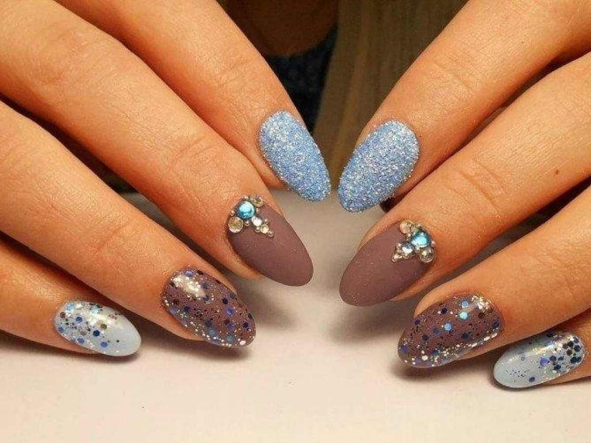 Glitter nails 2022: Fabulous ideas for glitter manicure designs and top  trends to follow!