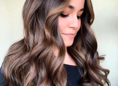 Ash-brown-hair-is-THE-hairstyle-trend-for-2023