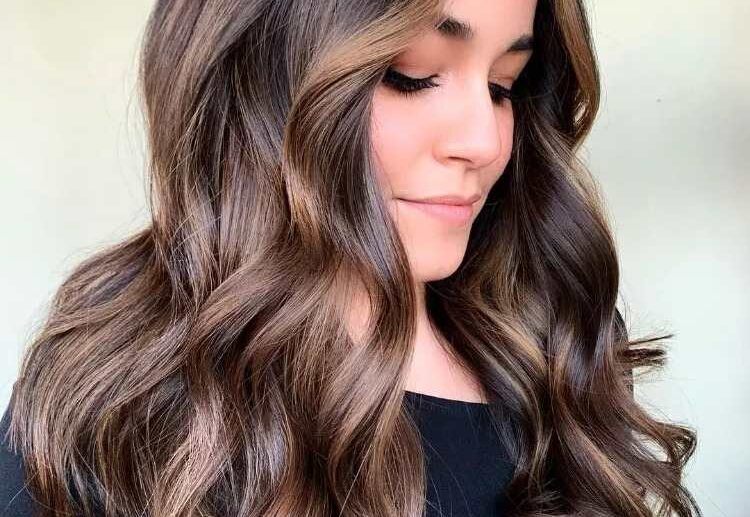 Ash-brown-hair-is-THE-hairstyle-trend-for-2023