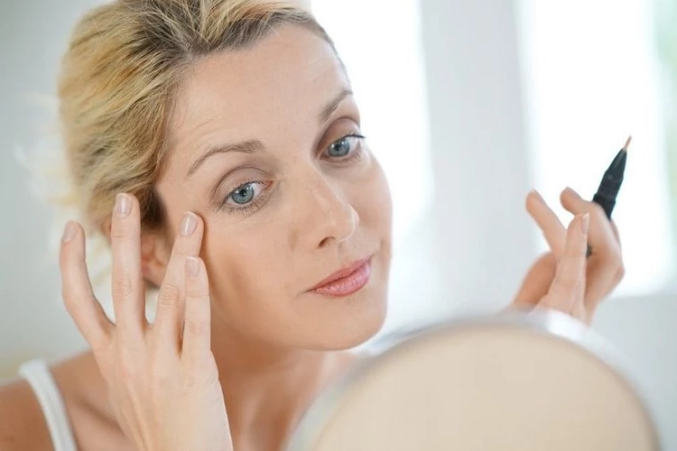 cover the eye bags with concealer carefully