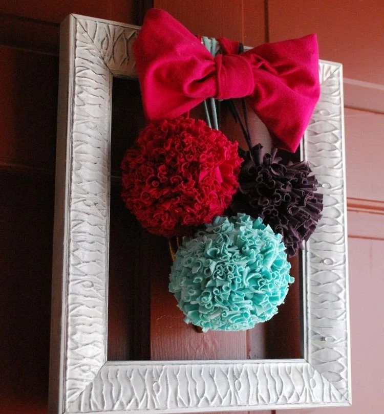 DIY decorations photo frame from old t shirts pom poms