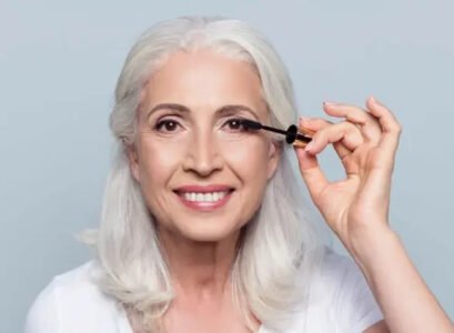 Eye-makeup-for-women-at-60-eyeshadow-colors-eyeliner-and-eyebrows-tips