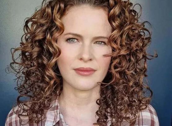 Hairstyle-trends-2023-for-curly-hair-These-haircuts-perfectly-showcase-curly-hair