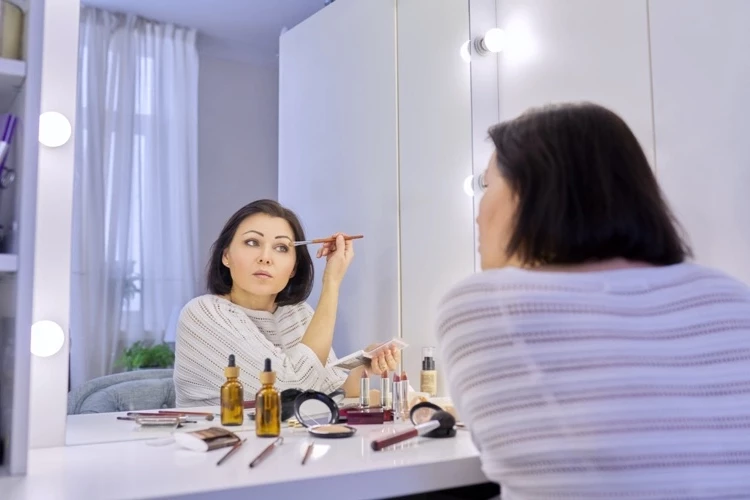 How to apply natural makeup women over 40 makeup instructions