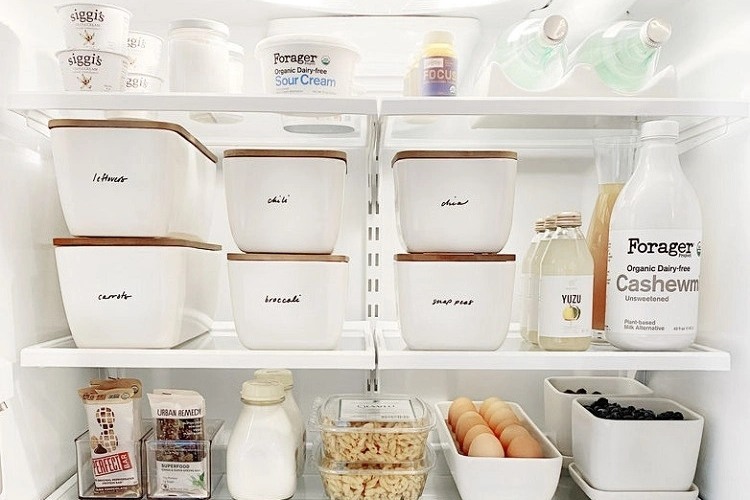 How-to-organize-a-fridge-according-to-Marie-Kondo-method