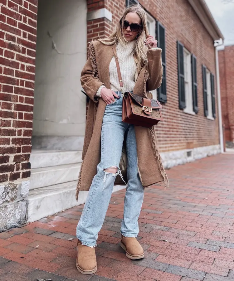 How to wear Uggs with jeans? Useful tips and lots of inspiring looks to